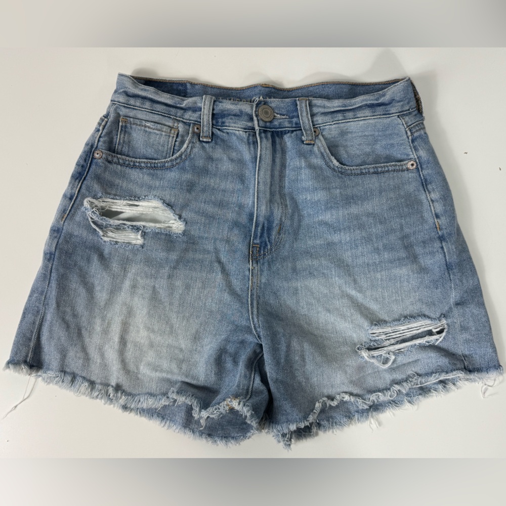 American Eagle Shorts Women's Size 4‎ Light Wash Distressed Denim Mom Cutoffs